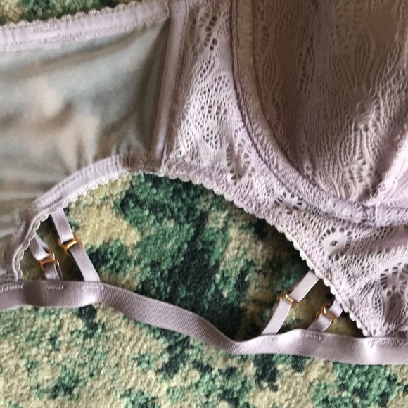 Victoria’s Secret Bra purple strapless lace - Picture 2 of 6